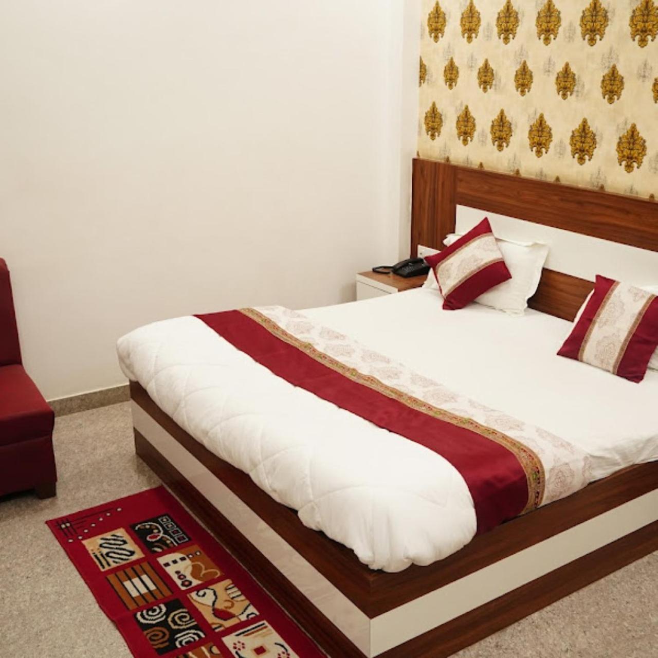 Hotel The Ramay Palace Ayodhya Esterno foto