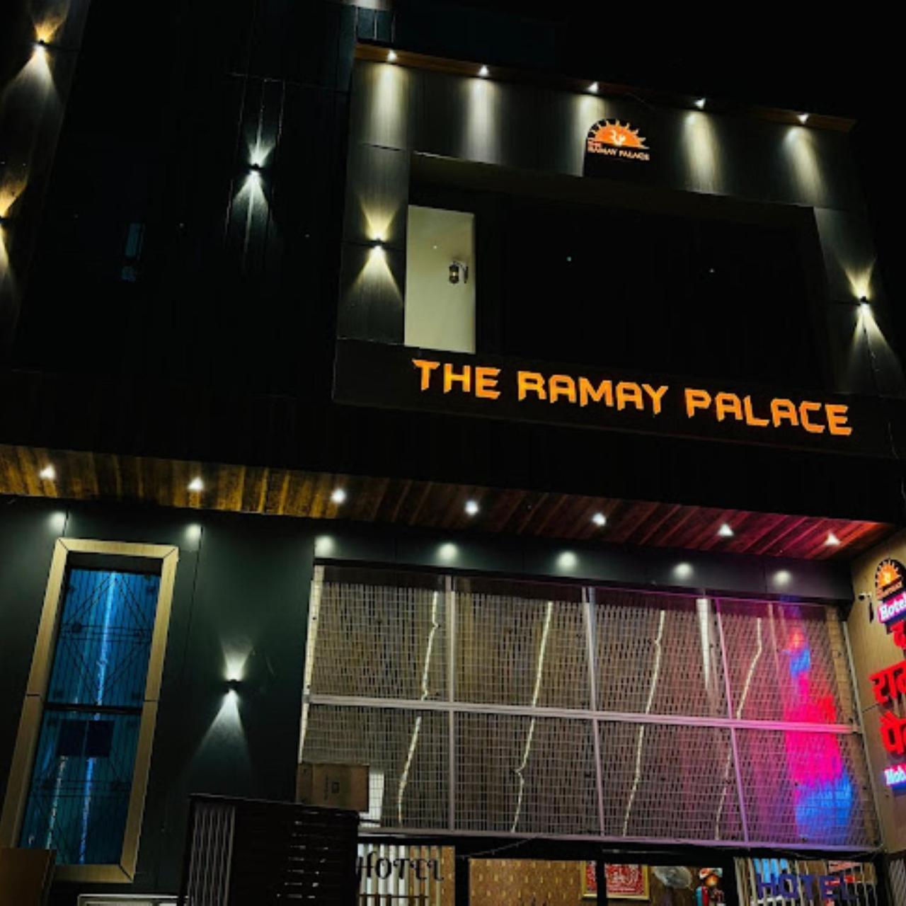 Hotel The Ramay Palace Ayodhya Esterno foto